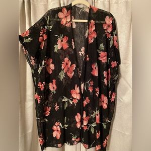 SUPER cute short sleeved black kimono with roses